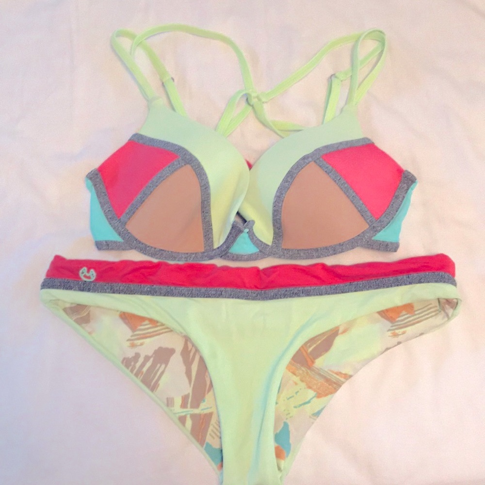 Maaji two piece swimsuit with reversible bottoms